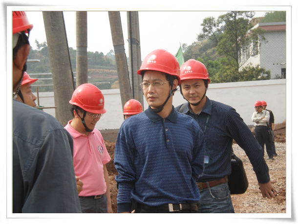 宜賓電業(yè)局對(duì)大益變電站進(jìn)行檢查