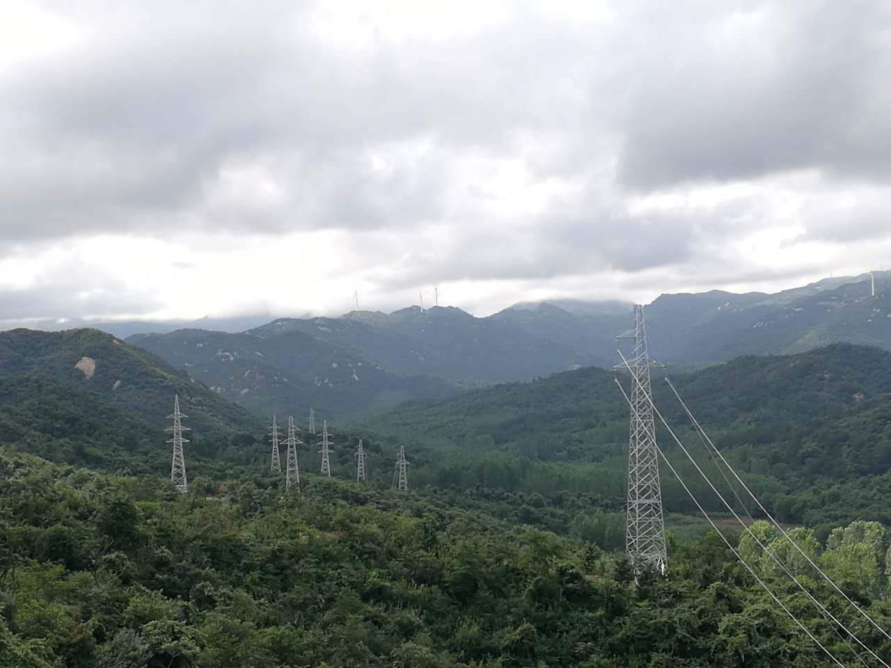 華潤(rùn)隨縣香灣風(fēng)電場(chǎng)35kV集電線路工程投運(yùn)成功