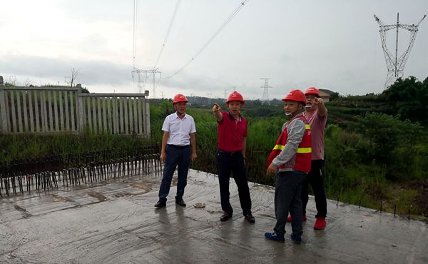 陳云總經(jīng)理視察川南城際鐵路500kV線路遷改工程