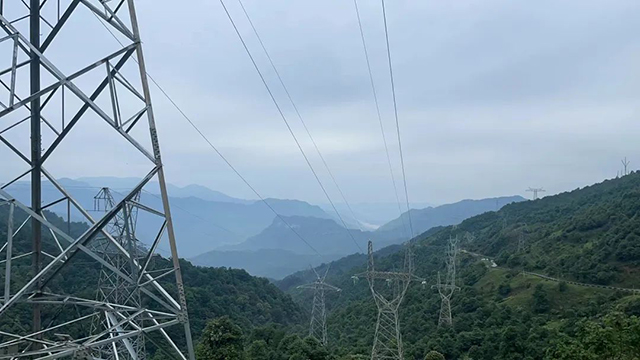 110kV雷壩一線58-77號(hào)重冰區(qū)段抗冰差異化改造工程順利竣工