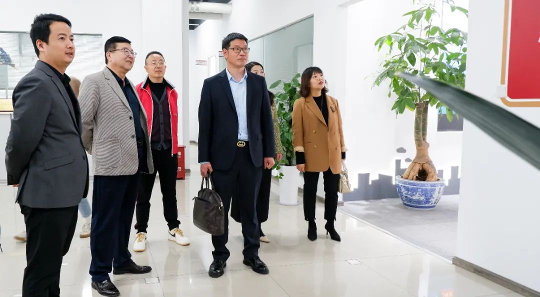 都江堰友愛學(xué)校一行到成蜀電力集團(tuán)參觀交流