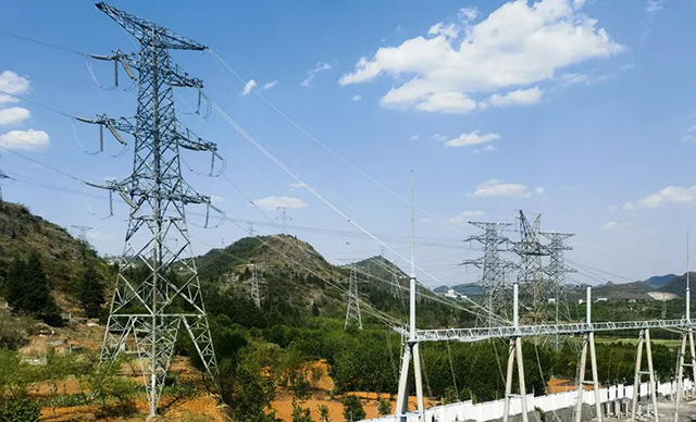 鎮(zhèn)寧縣扁擔(dān)山一期200MW農(nóng)業(yè)光伏電站220kV送出線路工程竣工投運(yùn)