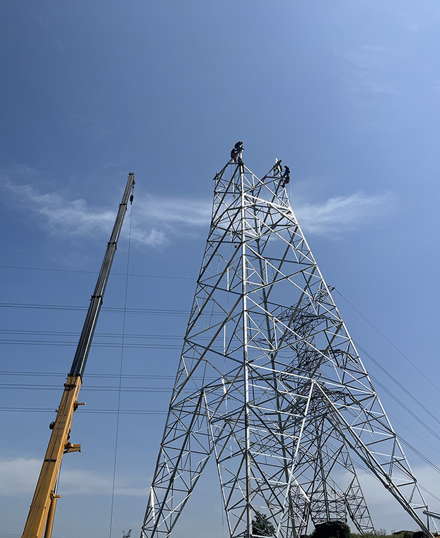 蒼巴高速500kV亭中線電力線路遷改還建工程順利送電