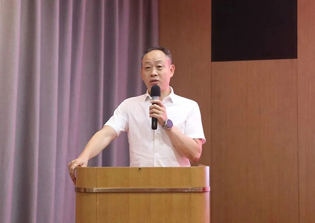 成蜀電力集團(tuán)二期人才梯隊(duì)開(kāi)班儀式暨一期人才梯隊(duì)畢業(yè)典禮圓滿舉行