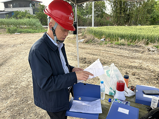 集團領導赴500kV譚邡一二線電力線路遷改項目現(xiàn)場檢查指導