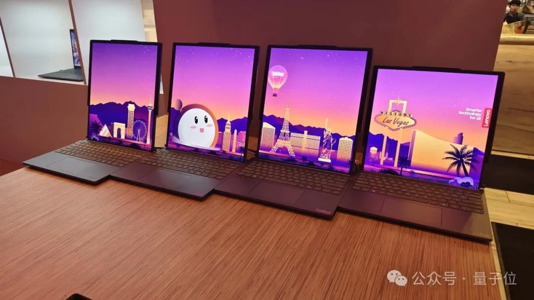 黃仁勛評(píng)價(jià)AI PC銷量不及預(yù)期，聯(lián)想VP回應(yīng)了｜CES 2025