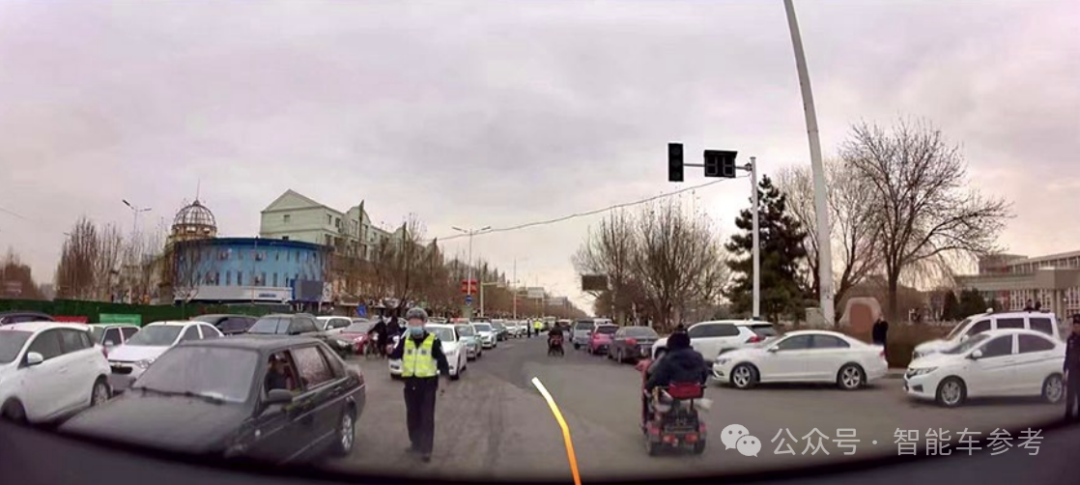 用大視覺模型開車，理想和清華叉院聯(lián)手了
