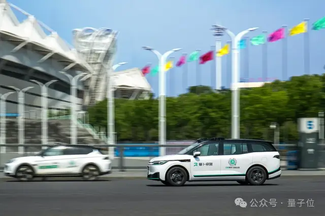 頂流自動(dòng)駕駛，正在贏得民心