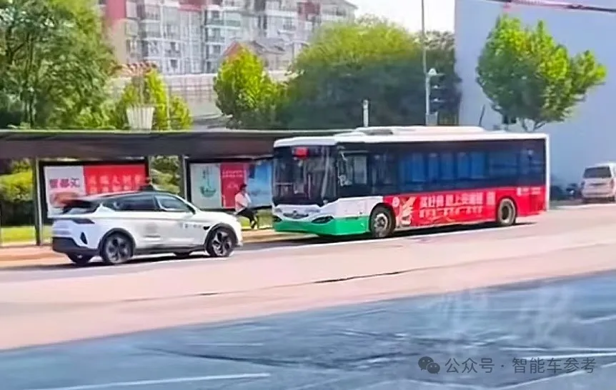 Waymo最新無人車上路：13攝像頭4激光雷達(dá)6雷達(dá)，感知覆蓋500米，極氪“寶寶巴士”同款底盤