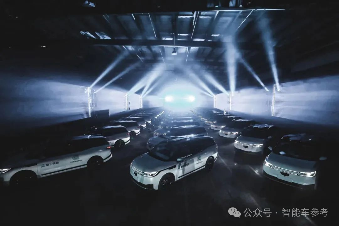 蘿卜快跑出圈，武漢無(wú)人車(chē)折服歪果仁：像科幻電影