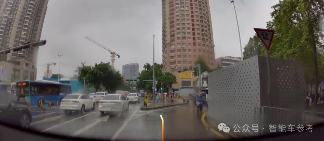 用大視覺模型開車，理想和清華叉院聯(lián)手了