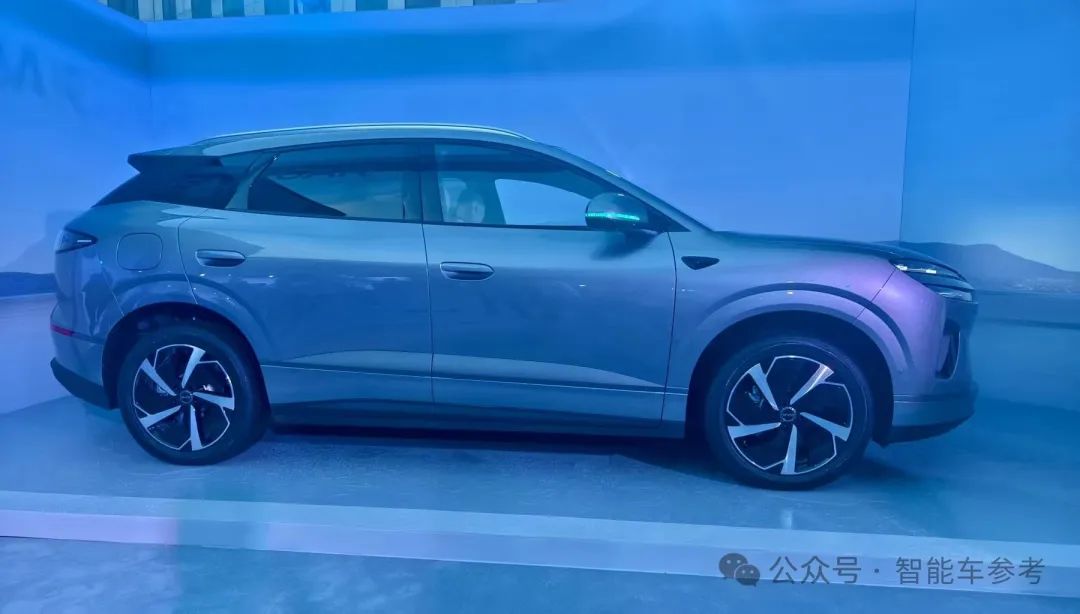 比亞迪14萬開賣全能家用SUV：配齊冰箱大沙發(fā)，智能泊車兜底“三不限”