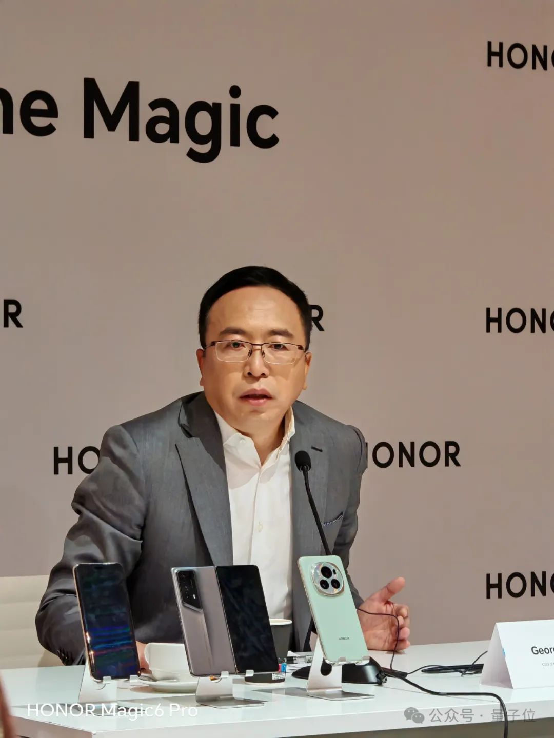 榮耀首款A(yù)I PC亮相！CEO趙明：重構(gòu)PC產(chǎn)業(yè)