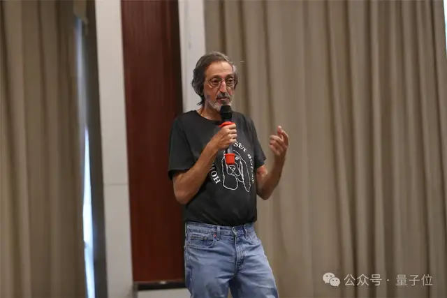 剛剛，圖靈獎揭曉！史上首位數(shù)學(xué)和計算機(jī)最高獎“雙料王”出現(xiàn)了