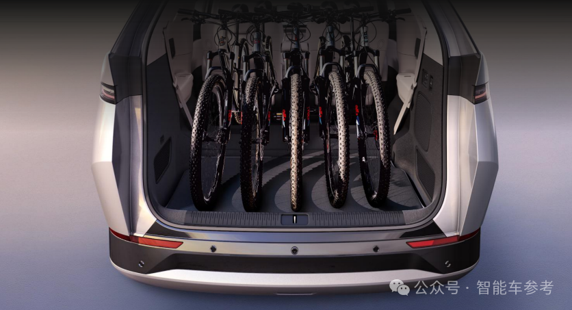 今年純電MPV爆款萬人畫像：33%家庭年入百萬，80%BBA車主轉(zhuǎn)電，女生也愛開