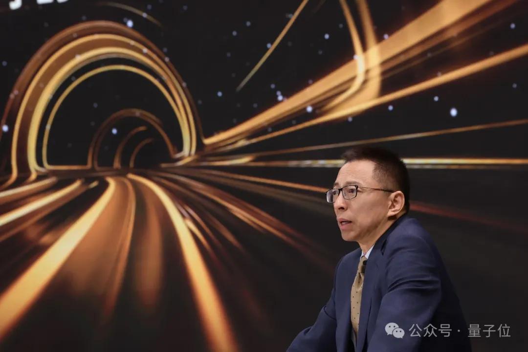 3小時輸出27個知識點(diǎn)！張朝陽跨年演講硬核解析生活中的量子力學(xué)