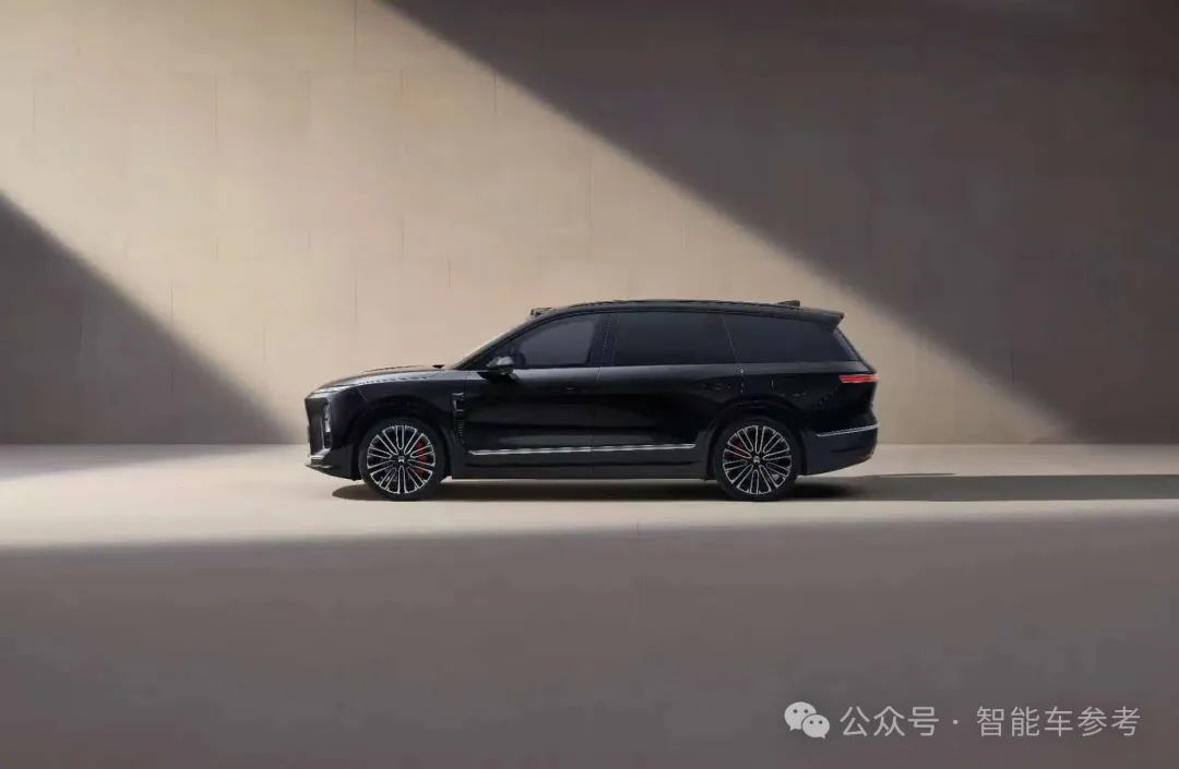 31萬！蔚來開賣國產(chǎn)最大純電SUV，網(wǎng)友排隊(duì)給CEO李斌道歉