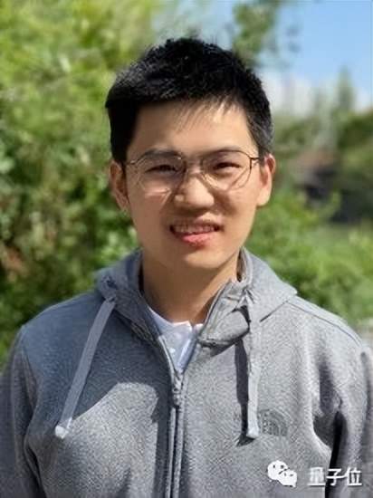 阿里數(shù)學競賽最年輕金獎得主：17歲北大讀大二，小學就看數(shù)學分析