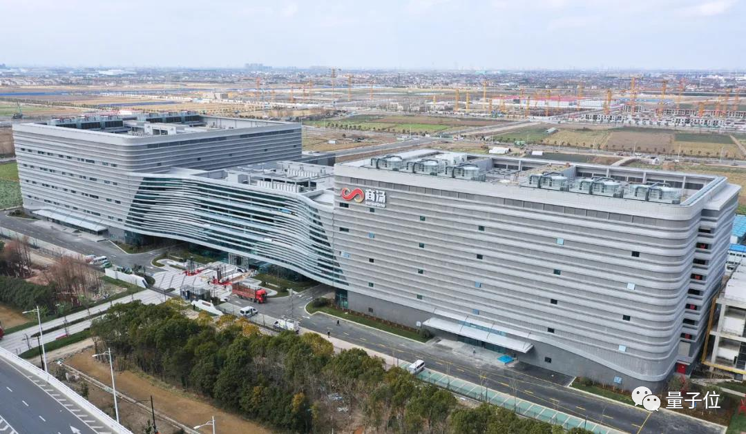 上海強攻算力高地，打響大模型商用基建第一槍