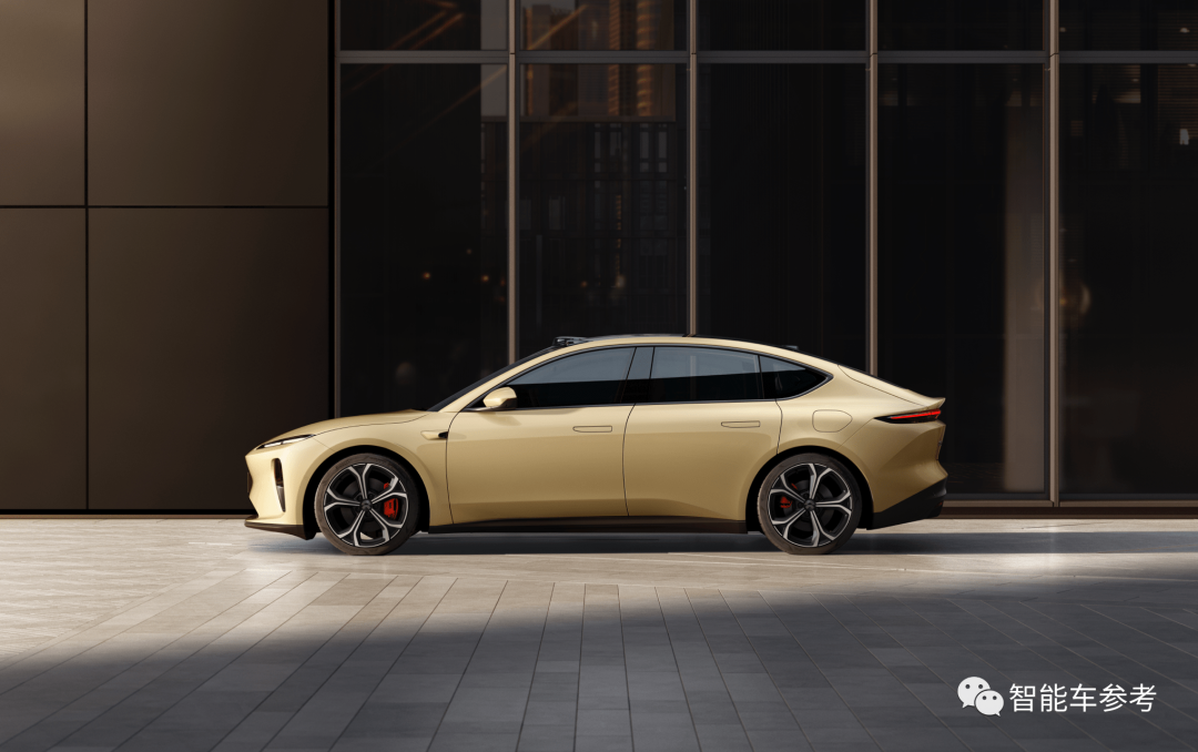 蔚來1000公里續(xù)航車型申報！自研半固態(tài)電池技術(shù)，即將加入換電