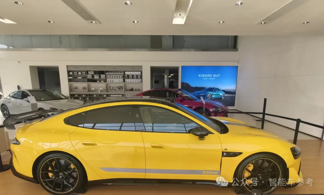 200萬的跑車?yán)总姸▋r(jià)53萬！智駕端到端，10分鐘大定破6900臺(tái)
