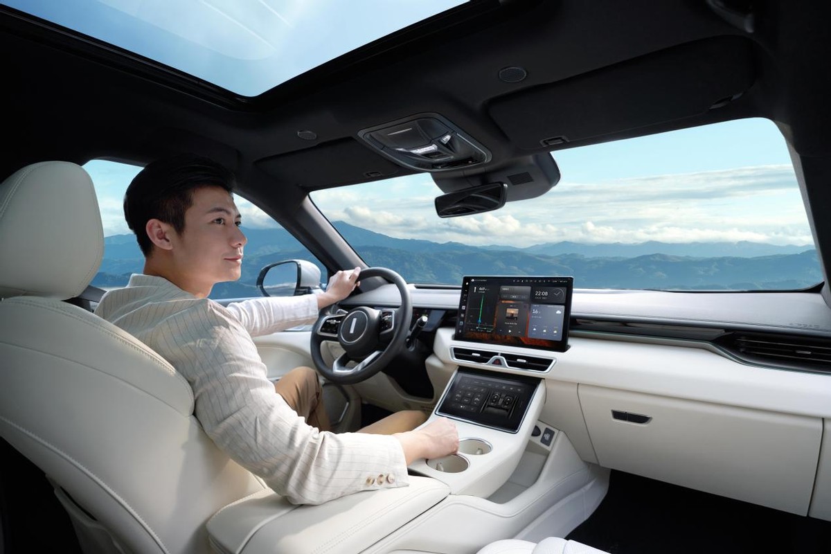 大五座電動 SUV，魏牌新摩卡 Hi4 煥新上市
