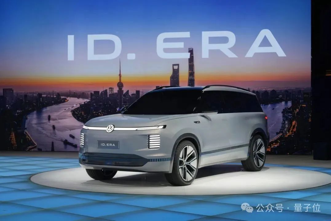 上海車展見證歷史：從「西為中用」到「中為西用」，行業(yè)風(fēng)向標(biāo)攜手Momenta