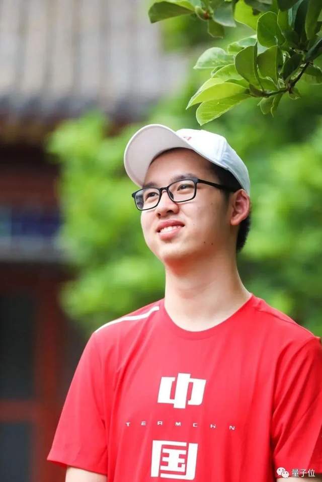 阿里數(shù)學競賽最年輕金獎得主：17歲北大讀大二，小學就看數(shù)學分析