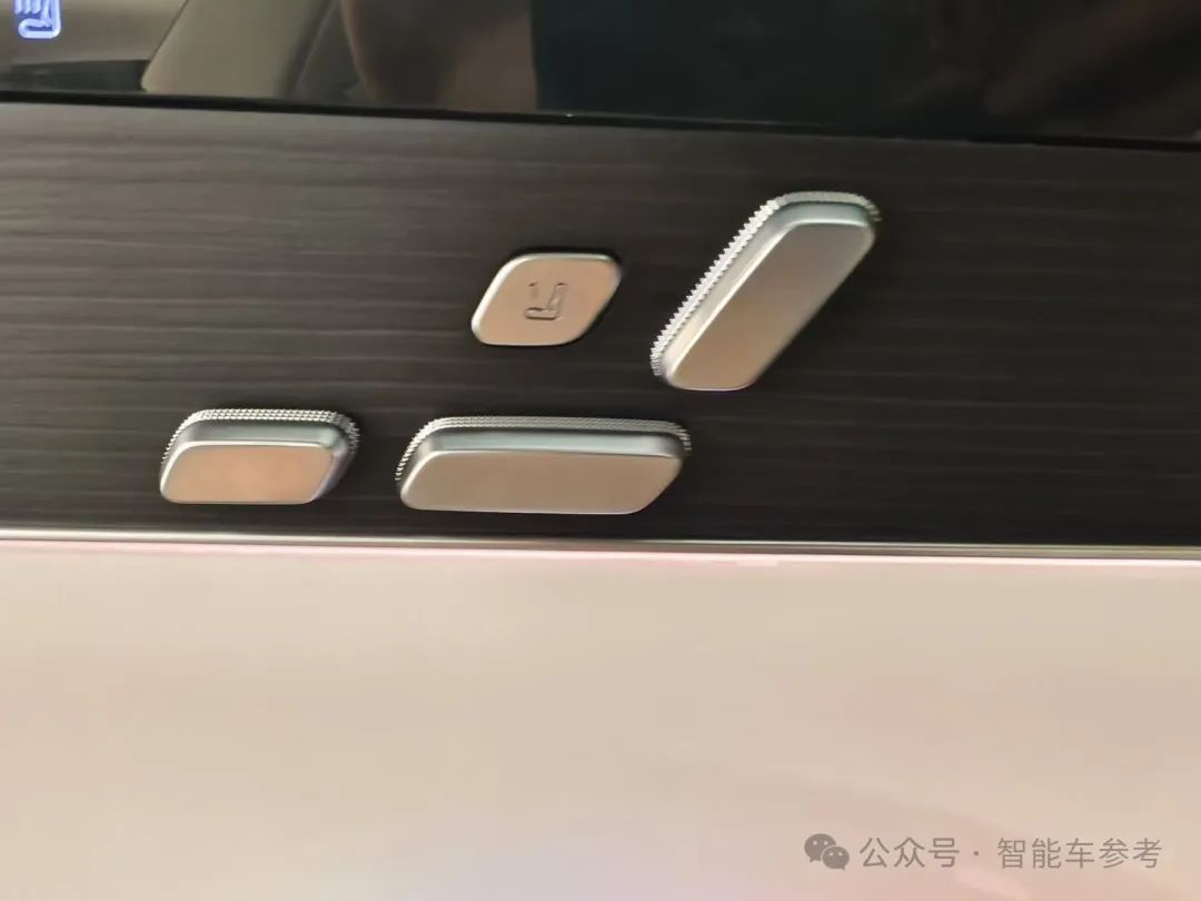 40萬！華為首款行政轎車上市，首發(fā)ADS 3.0，余承東新Slogan貫穿全場