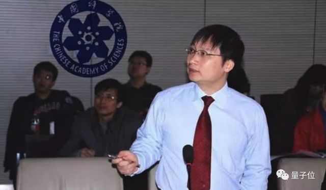 一個(gè)宿舍就三人，全當(dāng)院士了！