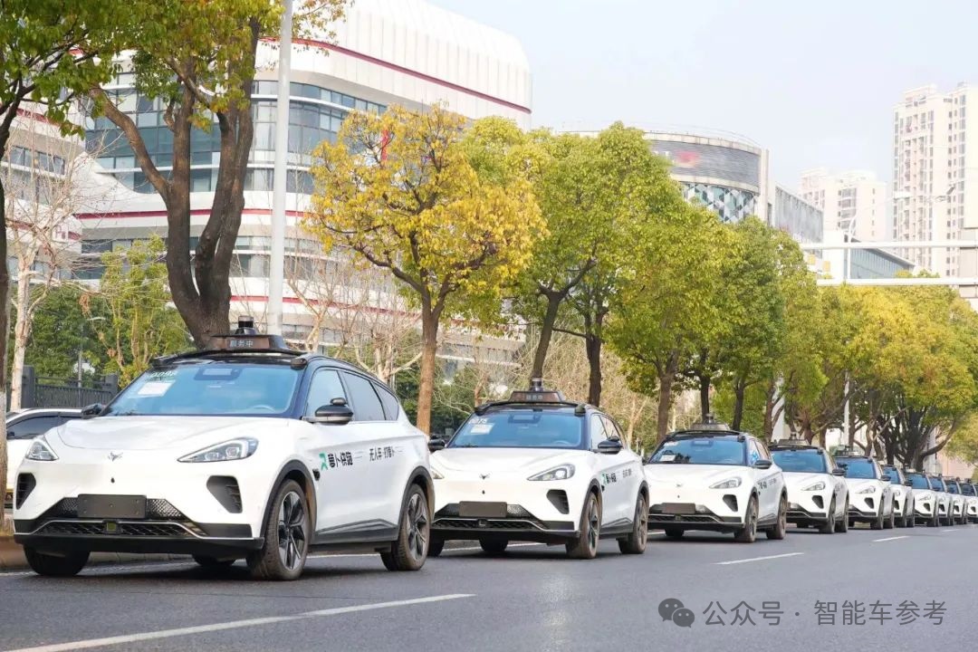 蘿卜快跑出圈，武漢無(wú)人車(chē)折服歪果仁：像科幻電影