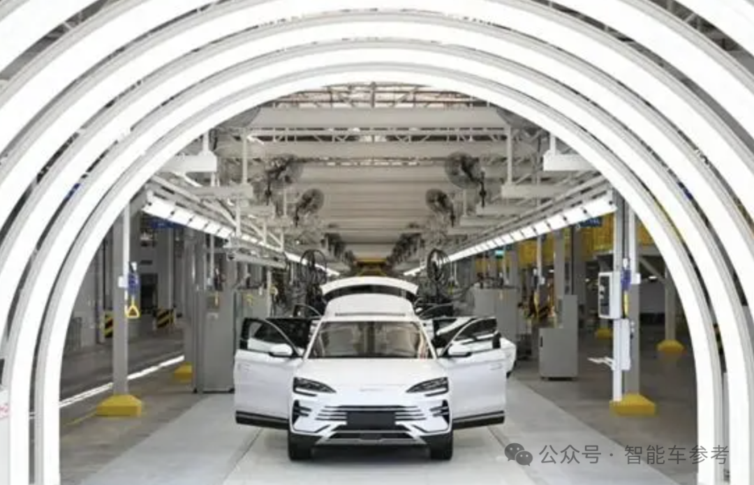 中國(guó)汽車(chē)新勢(shì)力1超2強(qiáng)格局：華為收復(fù)BBA失地，理想復(fù)蘇，比亞迪穩(wěn)坐釣魚(yú)臺(tái)
