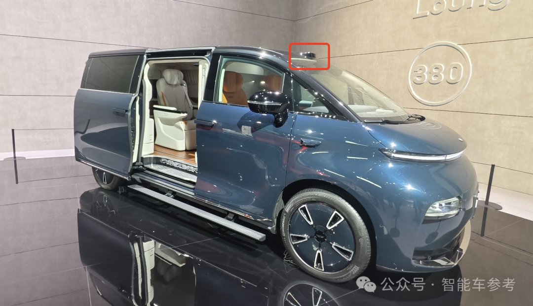30萬起，全球首款4排8座純電MPV上市，買車還送黃花梨