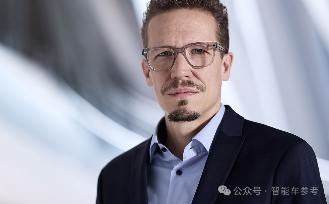 奔馳高管大換血！12年大中華區(qū)負(fù)責(zé)人易位，誰來直面BBA在華寒冬？
