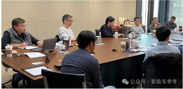 雷軍：地表最強(qiáng)四門車，小米造！自曝造車起步估值超700億