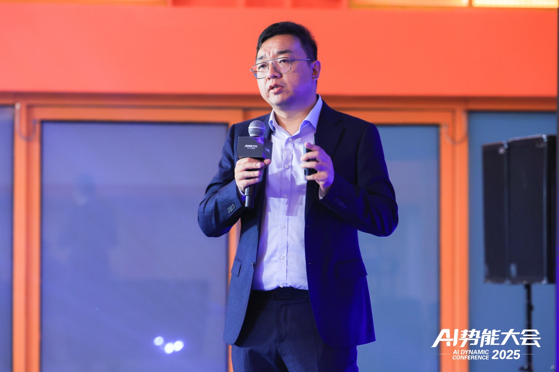AI應(yīng)用突圍，中小企業(yè)的新周期已至