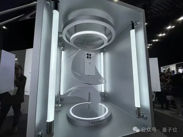 宿舍/房間網(wǎng)不好？一加新機(jī)能穿3墻、離200米接收wifi信號，玩《原神》平均幀率超120