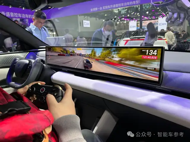 小米汽車越火爆，極越越懷才不遇