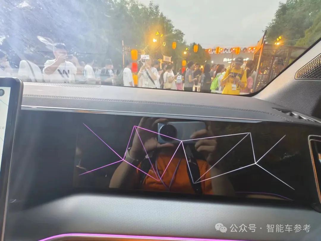 13.6萬，最先進(jìn)插混系統(tǒng)上車SUV銷冠，一箱油從深圳到開封