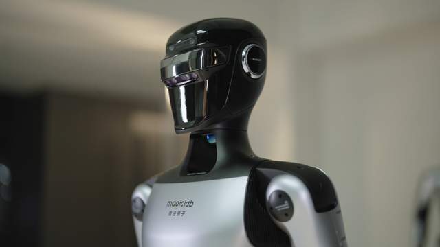 魔法原子推出高動態(tài)雙足人形機器人MagicBot Z1，發(fā)布即發(fā)售