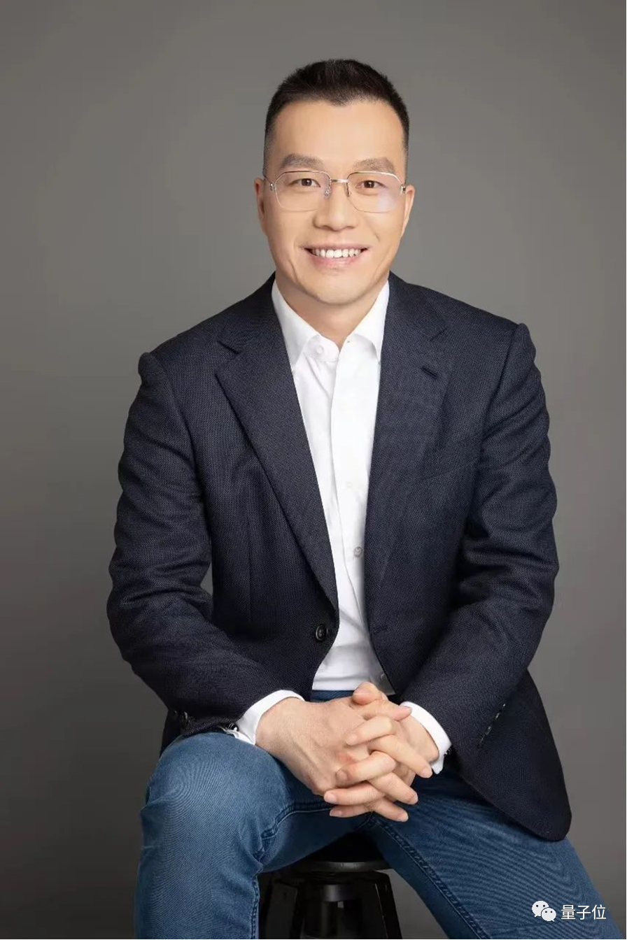 4999！這款智能眼鏡在進(jìn)博會(huì)上火了，背后團(tuán)隊(duì)已獲阿里千萬(wàn)元戰(zhàn)略投資